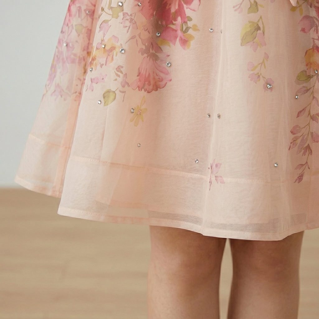 2968 Vestido Rosa Pálido con Pedrería y Flores Impresas – Elegancia Dulce y Femenina