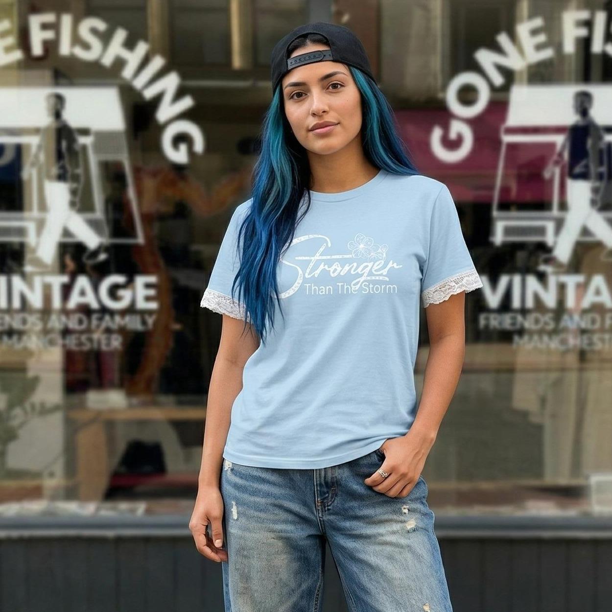 Playera "Stronger Than The Storm" | Amarillo · Azul · Rosa
