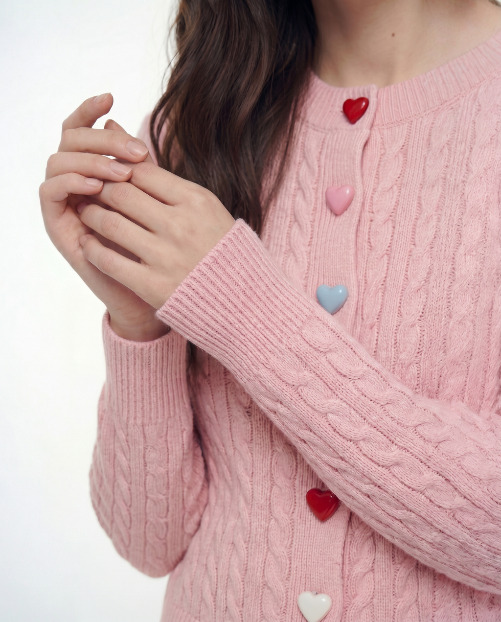 Cardigan Tejido Cable Botones Corazón Rosa - nn.studio Style C2809