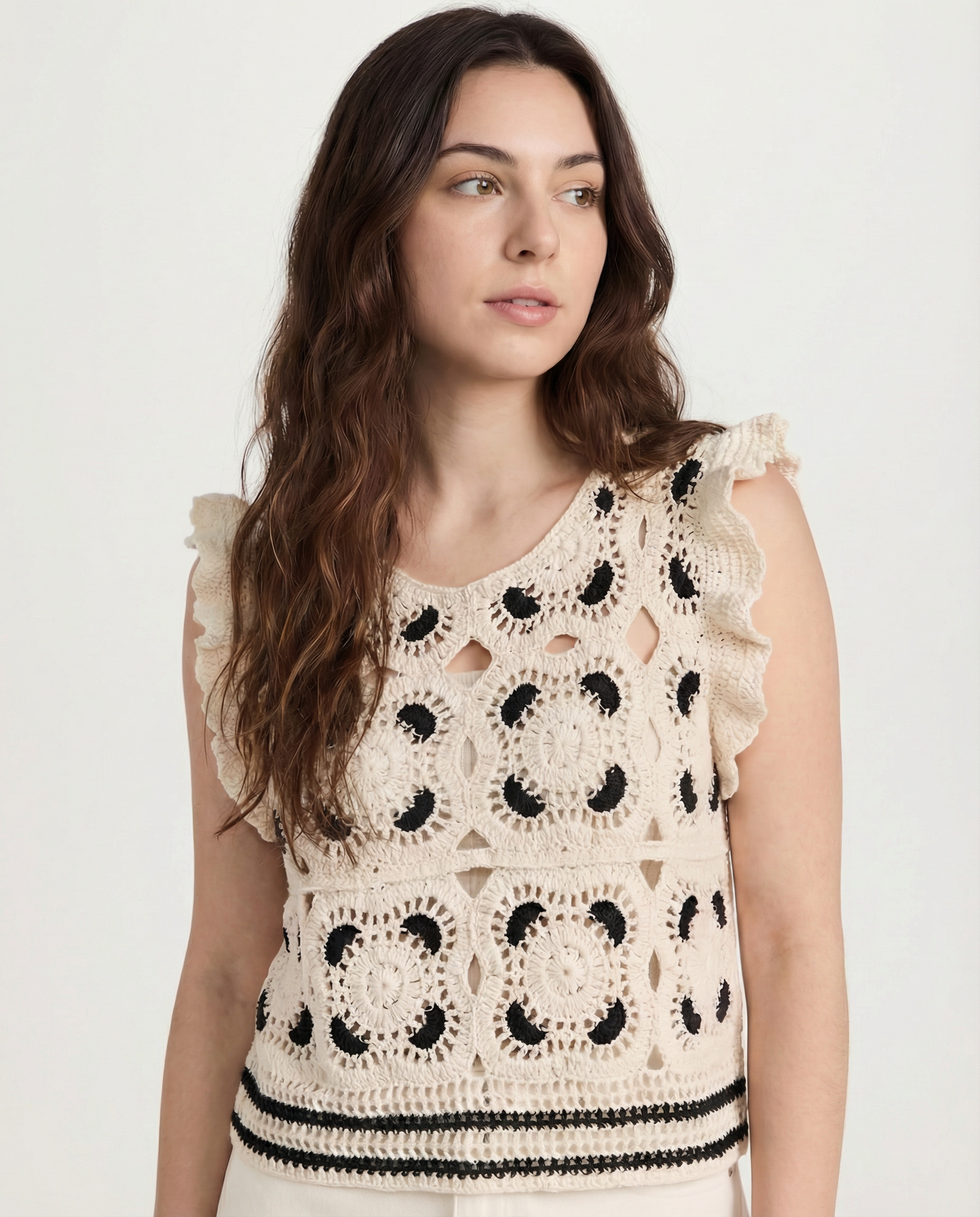 Top Crochet Calado con Volantes Negro - nn.studio Style 0001