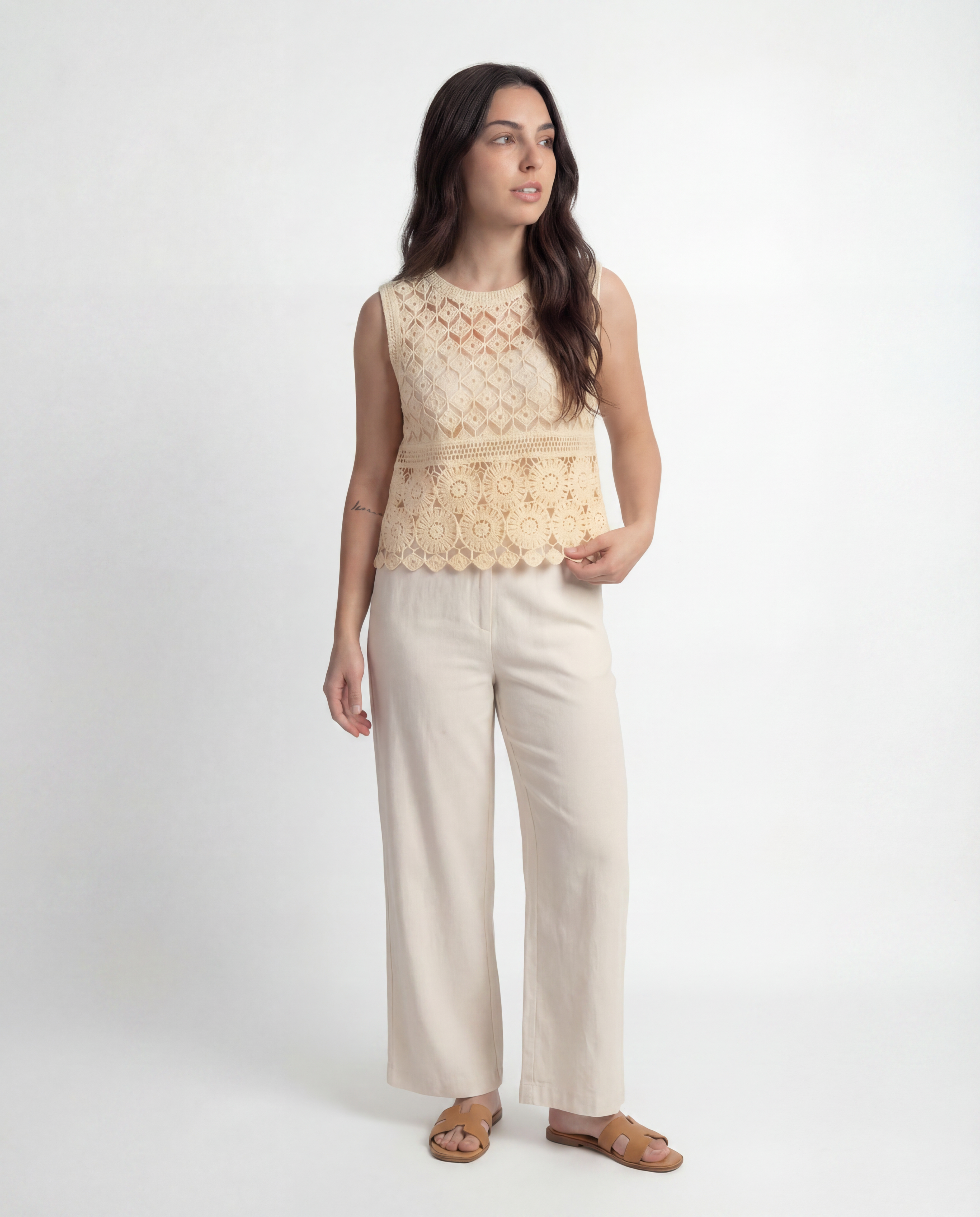 Top Crochet Geométrico Festoneado Beis - nn.studio Style 0003
