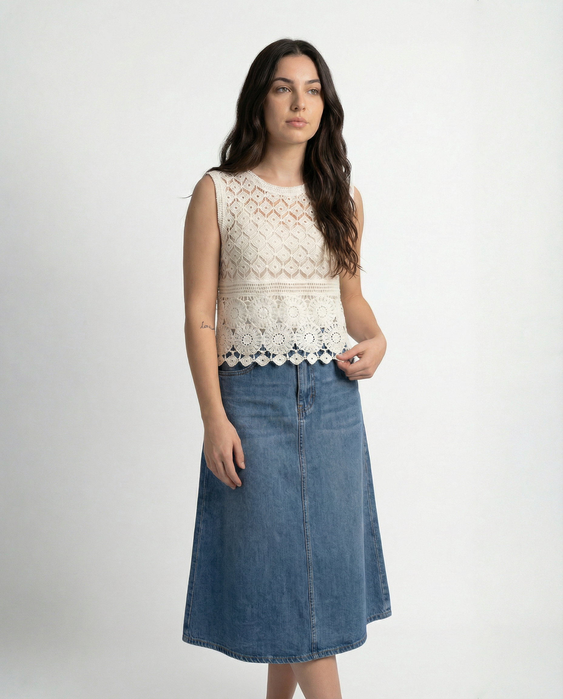 Top Crochet Geométrico Festoneado Blanco - nn.studio Style 0003