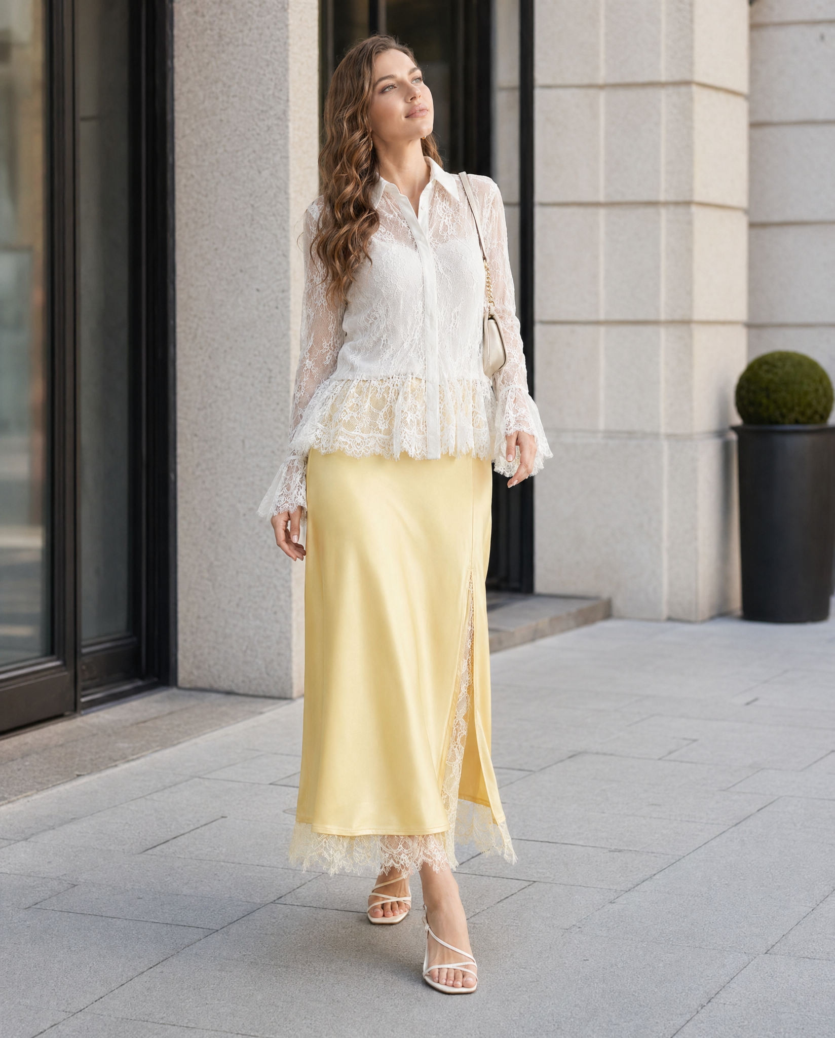 Falda Midi Satén con Abertura y Encaje | Beige · Negro · Mocha · Amarillo · Rosa