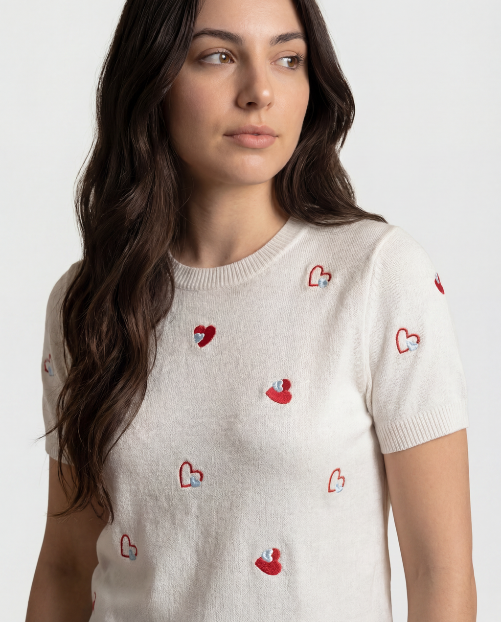 Sweater Knit Corazones Bordados Blanco - nn.studio Style E5358