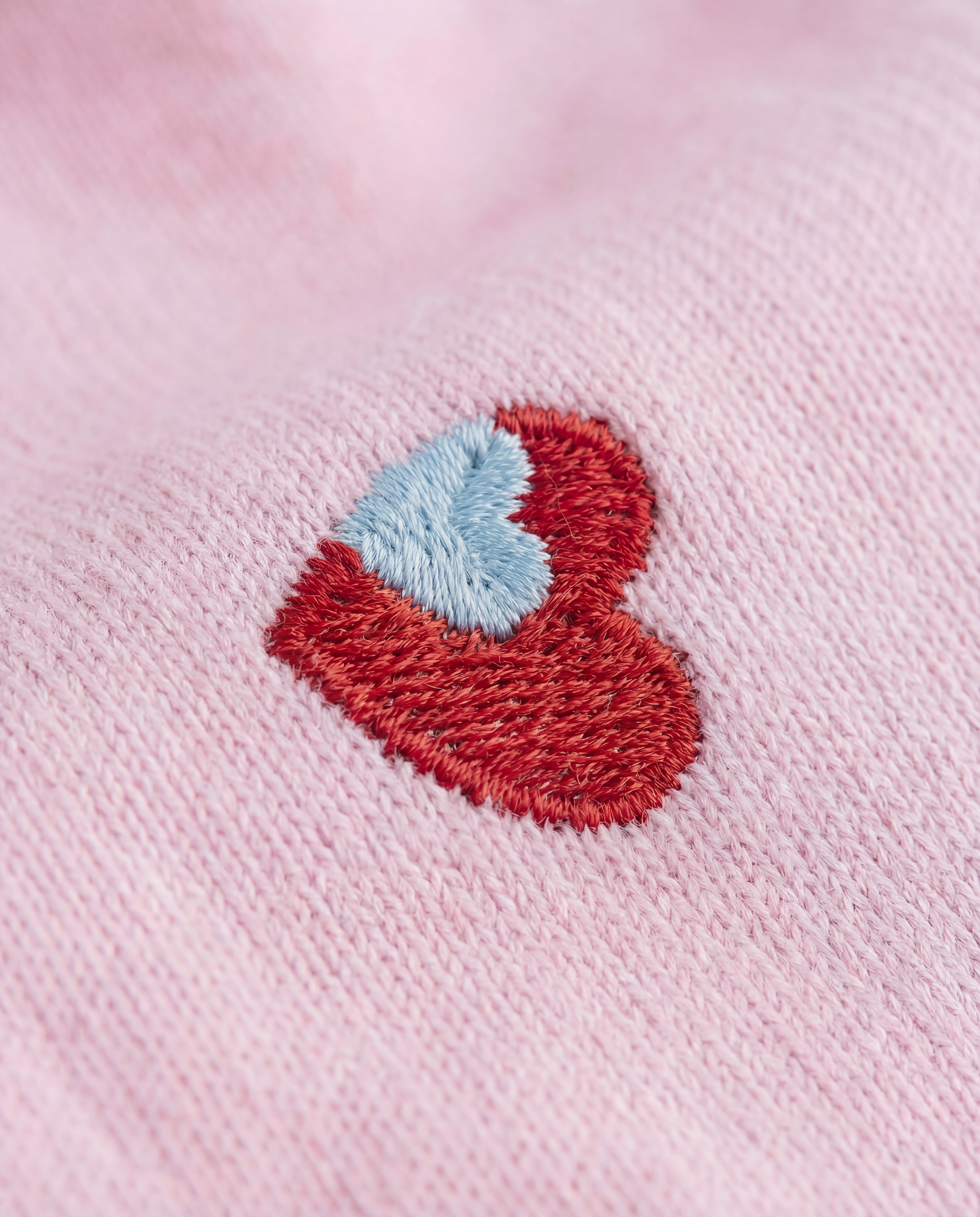 Sweater Knit Corazones Bordados Rosa - nn.studio Style E5358