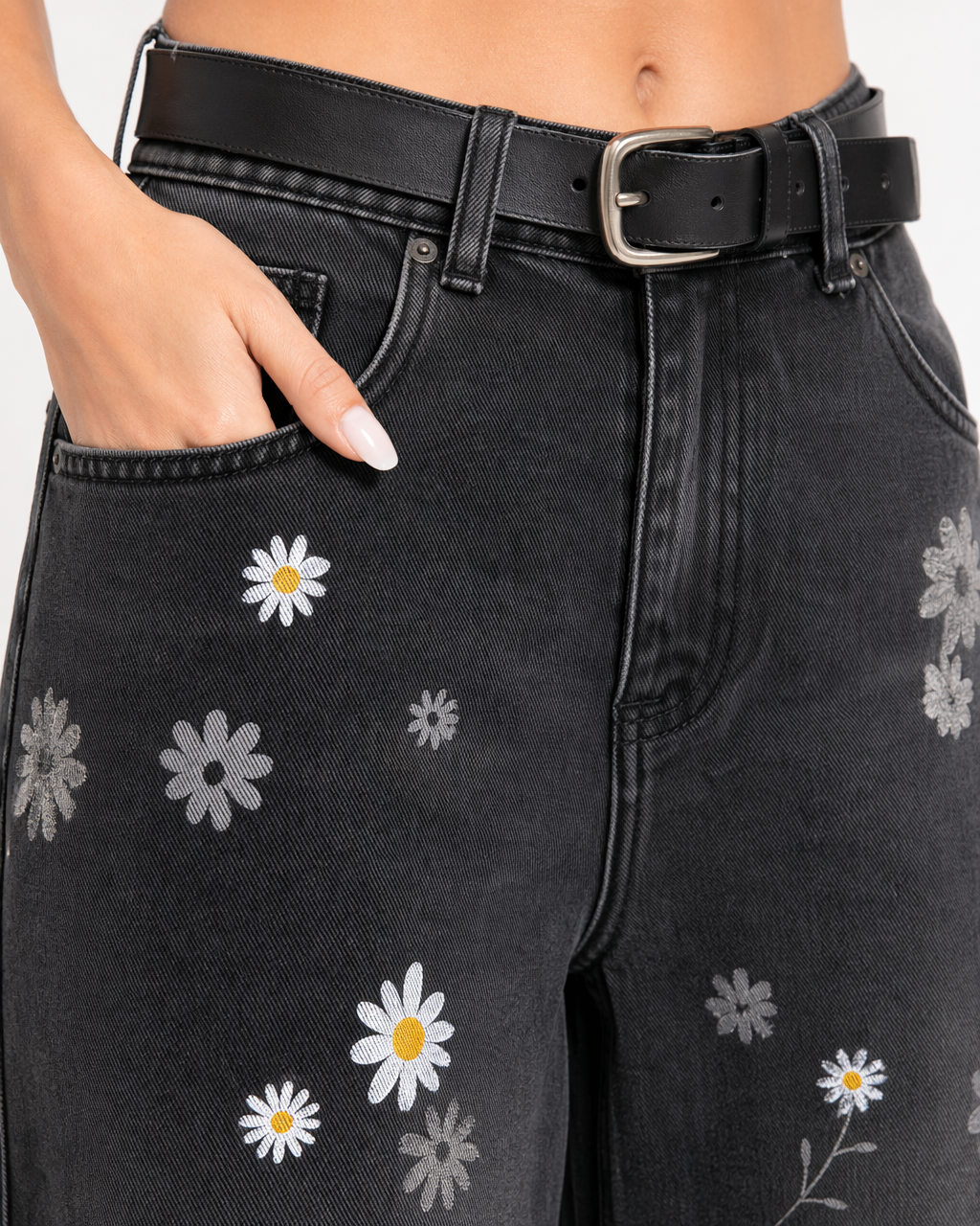 Jean Wide Leg con Bordado de Margaritas Negro - nn.studio Style A8639-3