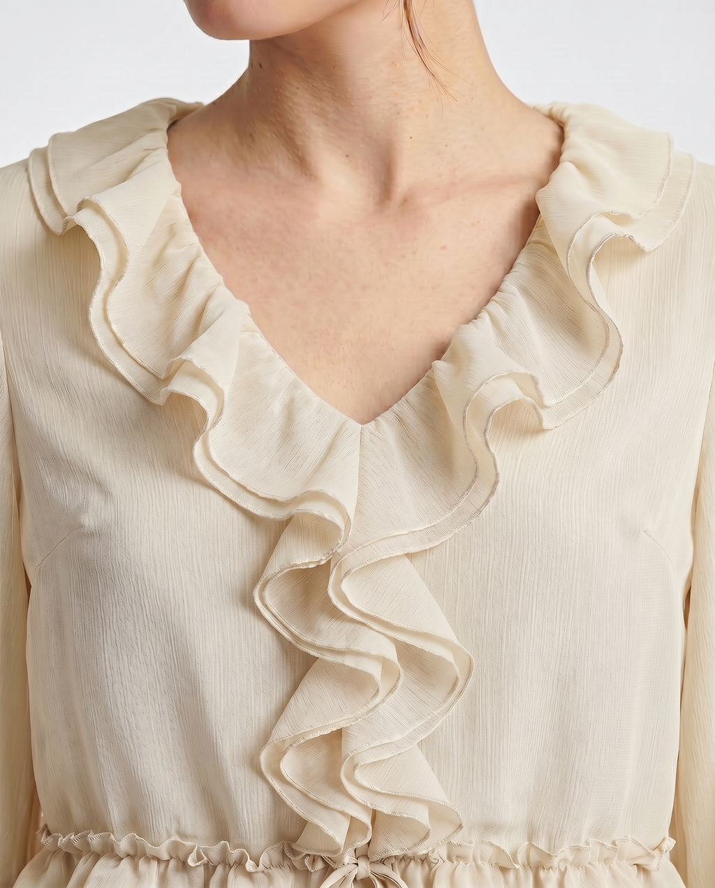 Blusa Chifón Volantes y Cordón Beis - nn.studio Style K1079