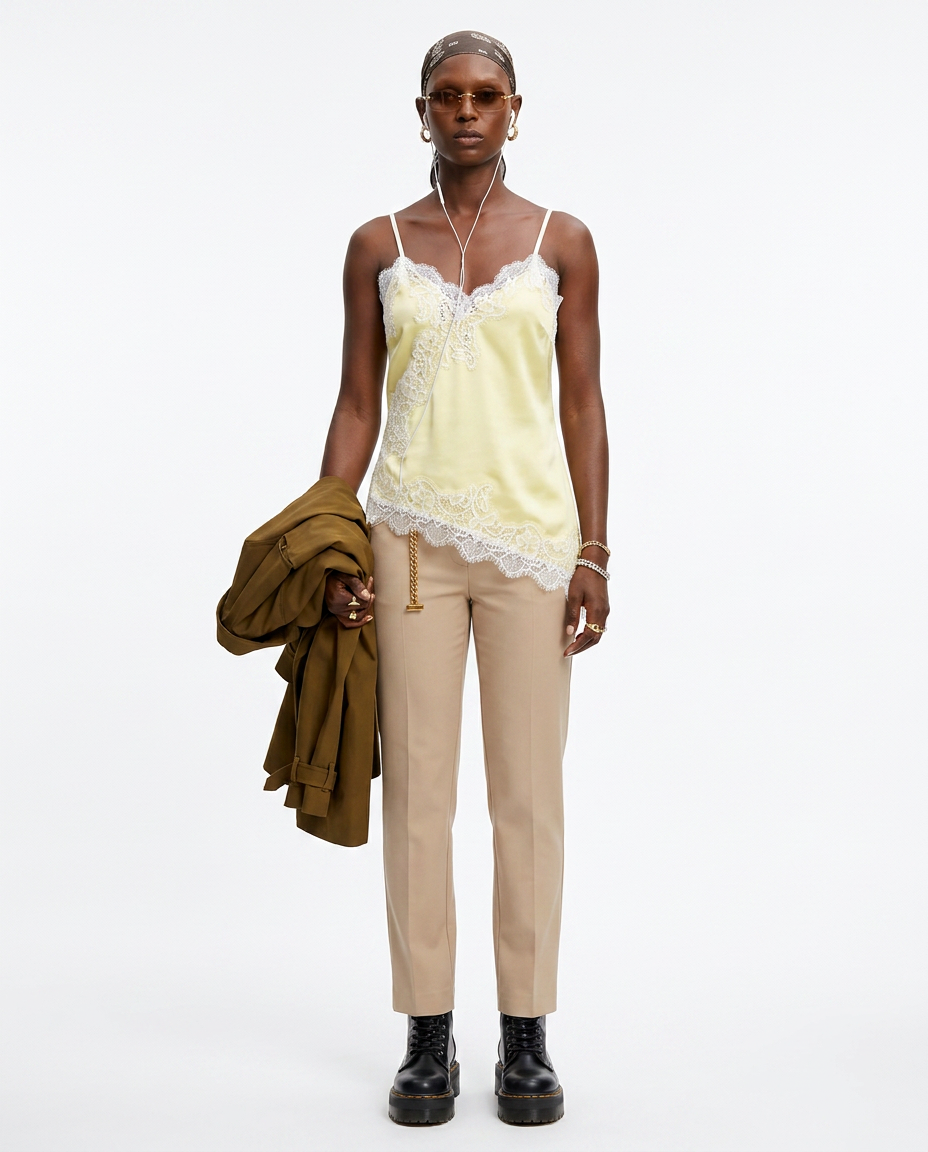 Top Satinado con Encaje Negro Escote V Amarillo - nn.studio Style K1268