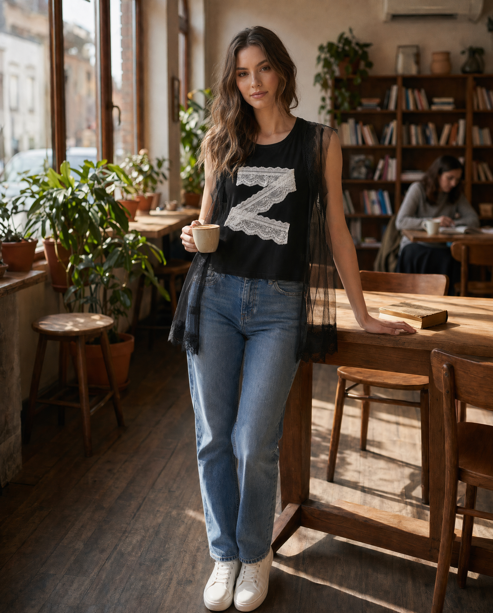 Top Sin Mangas con Encaje y Gasa Negro - nn.studio Style F6767