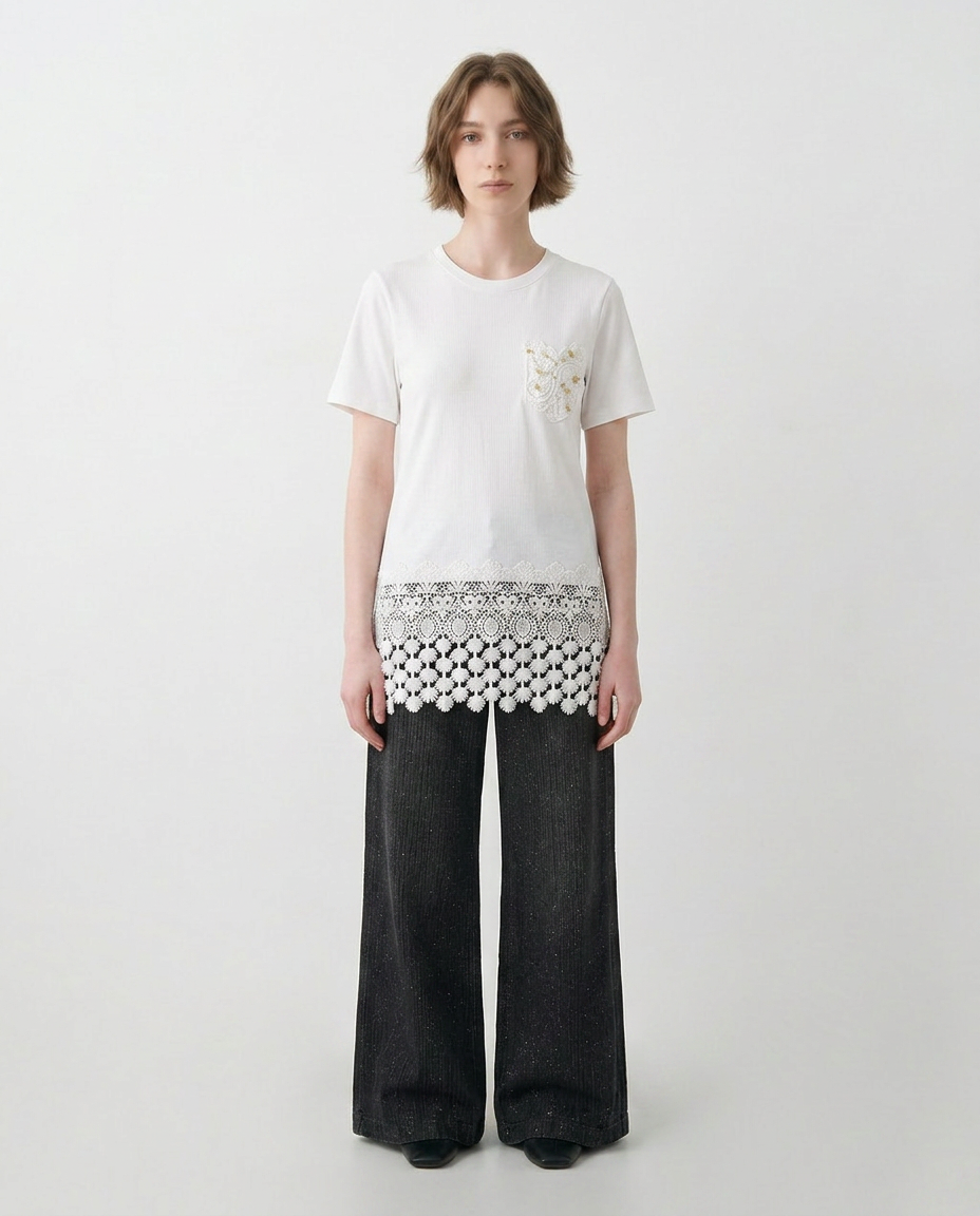 Playera con Bolsillo Bordado y Crochet Beis - nn.studio Style 6793