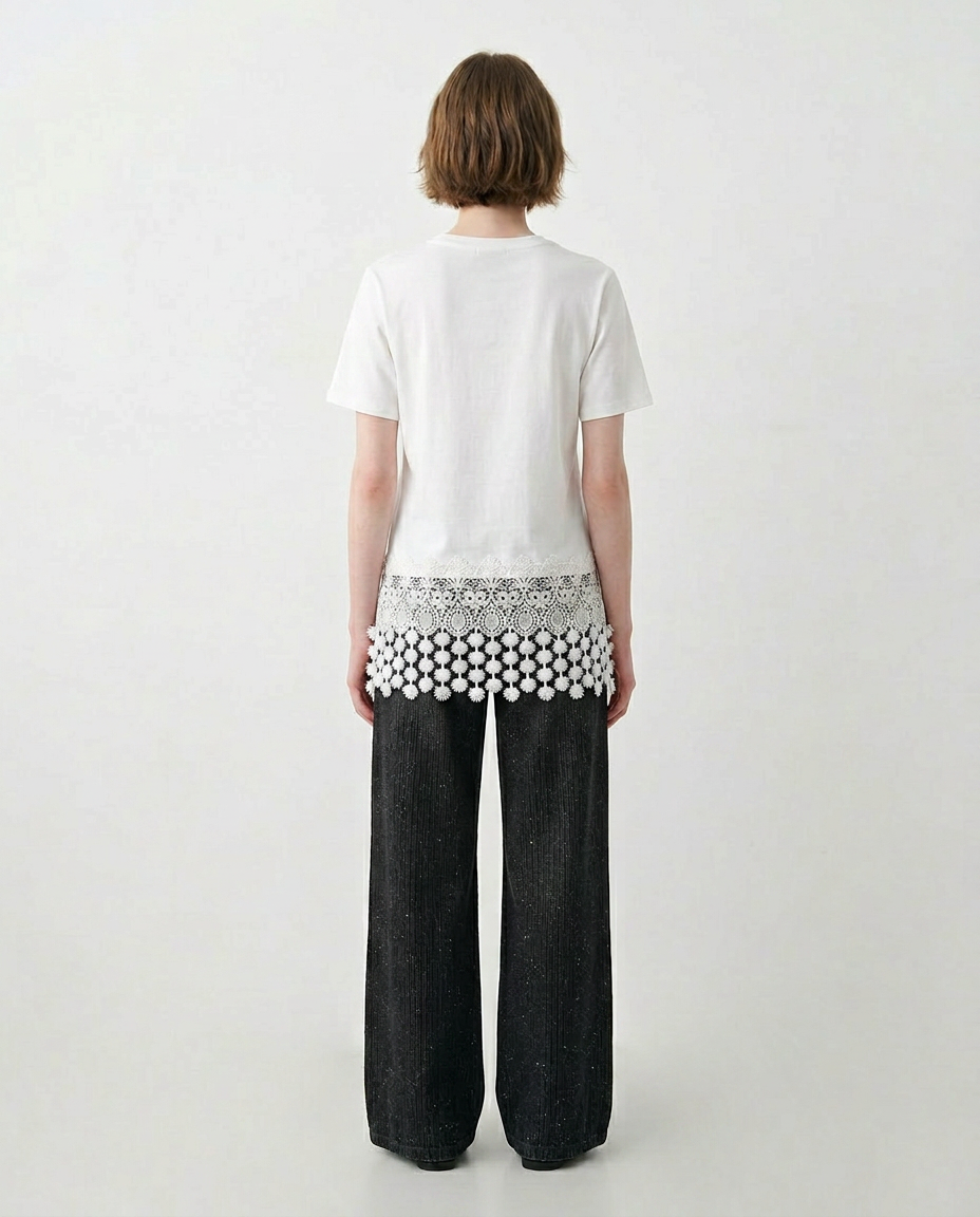 Playera con Bolsillo Bordado y Crochet Beis - nn.studio Style 6793